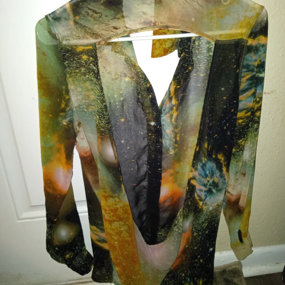 Cosmic button, backless - Picture 3 of 3
